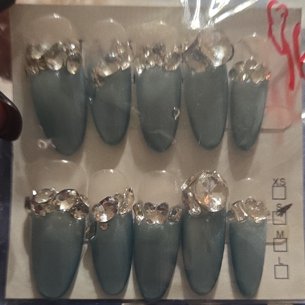 5 Sets Assorted Nail Art Sets with Rhinestones and Designs, Size Small, Long - Picture 5 of 6